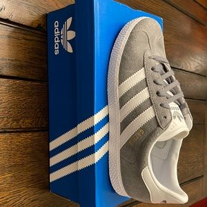 Gazelle Youth heather grey size 3.5